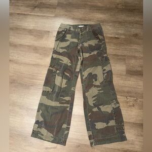 Abercrombie & Fitch Camouflage Cargo Pants